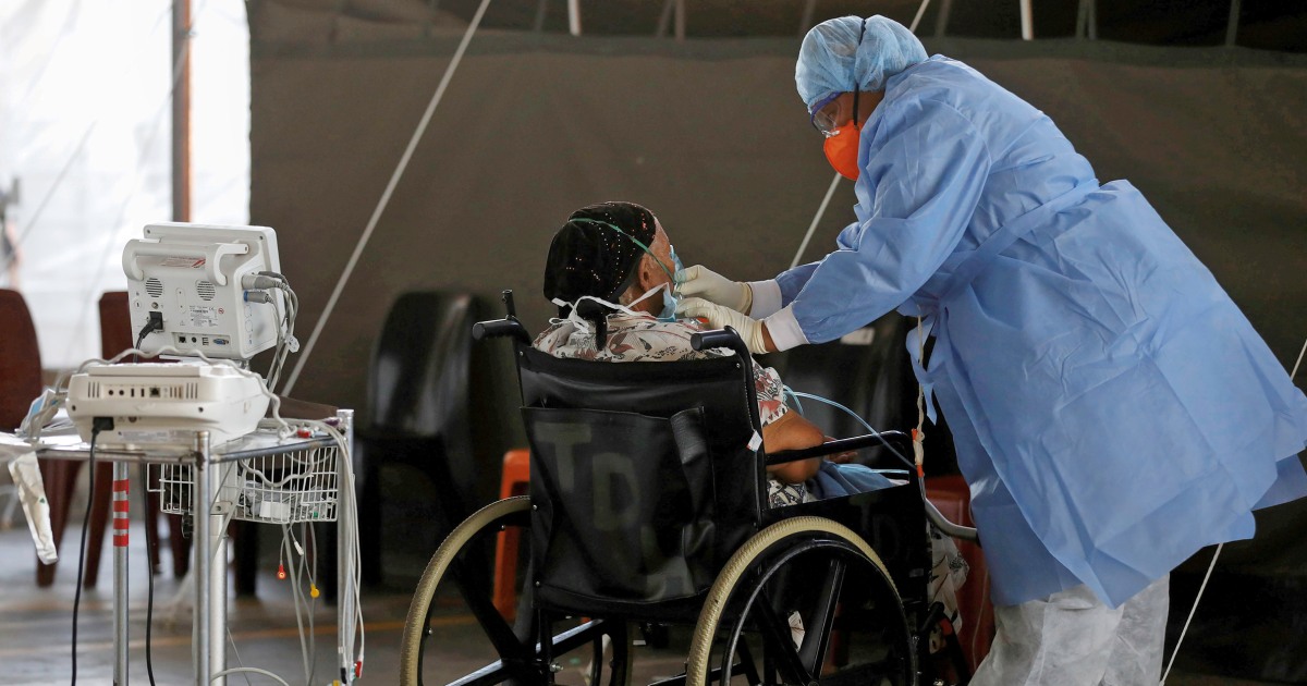 Covid-19 hospitalizations rising in South Africa’s omicron
hot spot 1