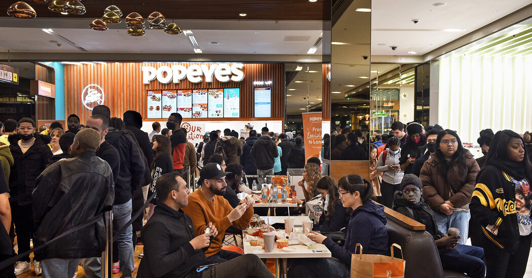 Popeyes Opens Its First Location in London 1