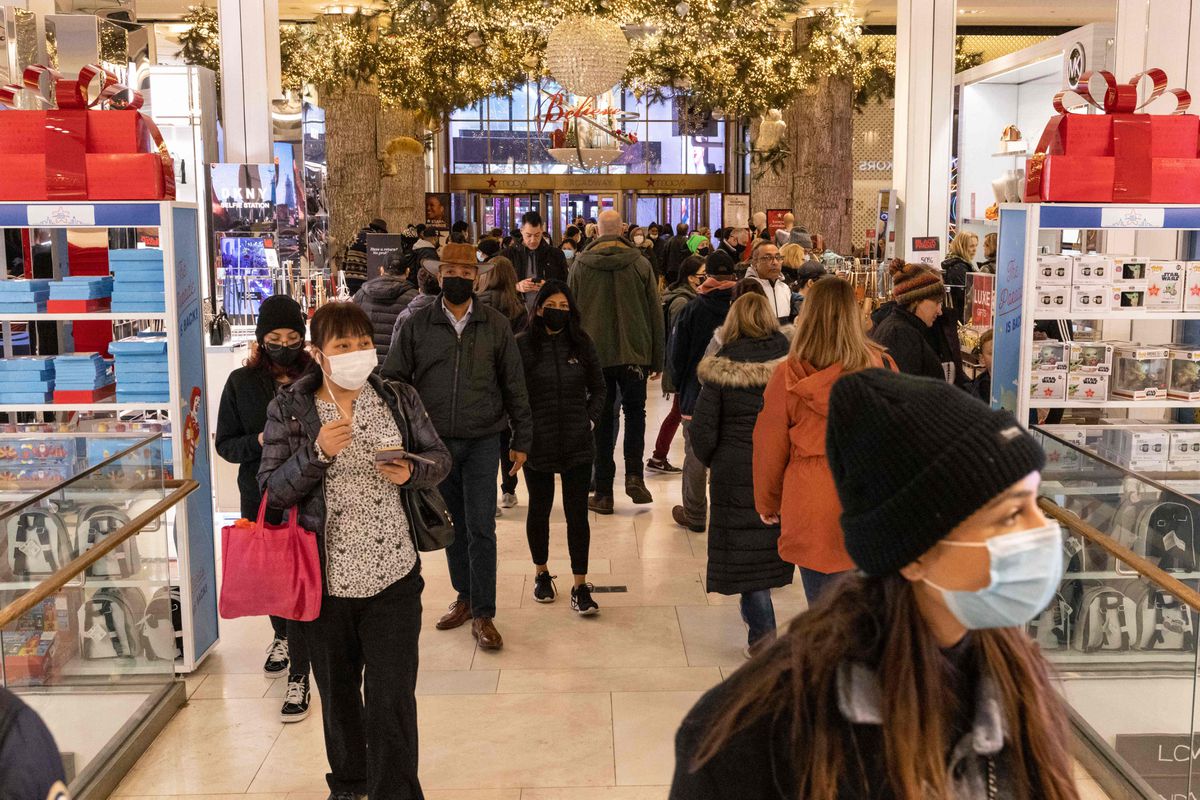 NYC health officials urge residents to wear masks indoors
due to omicron, the latest COVID variant 1 NYC health officials urge residents to wear masks indoors
due to omicron, the latest COVID variant 1