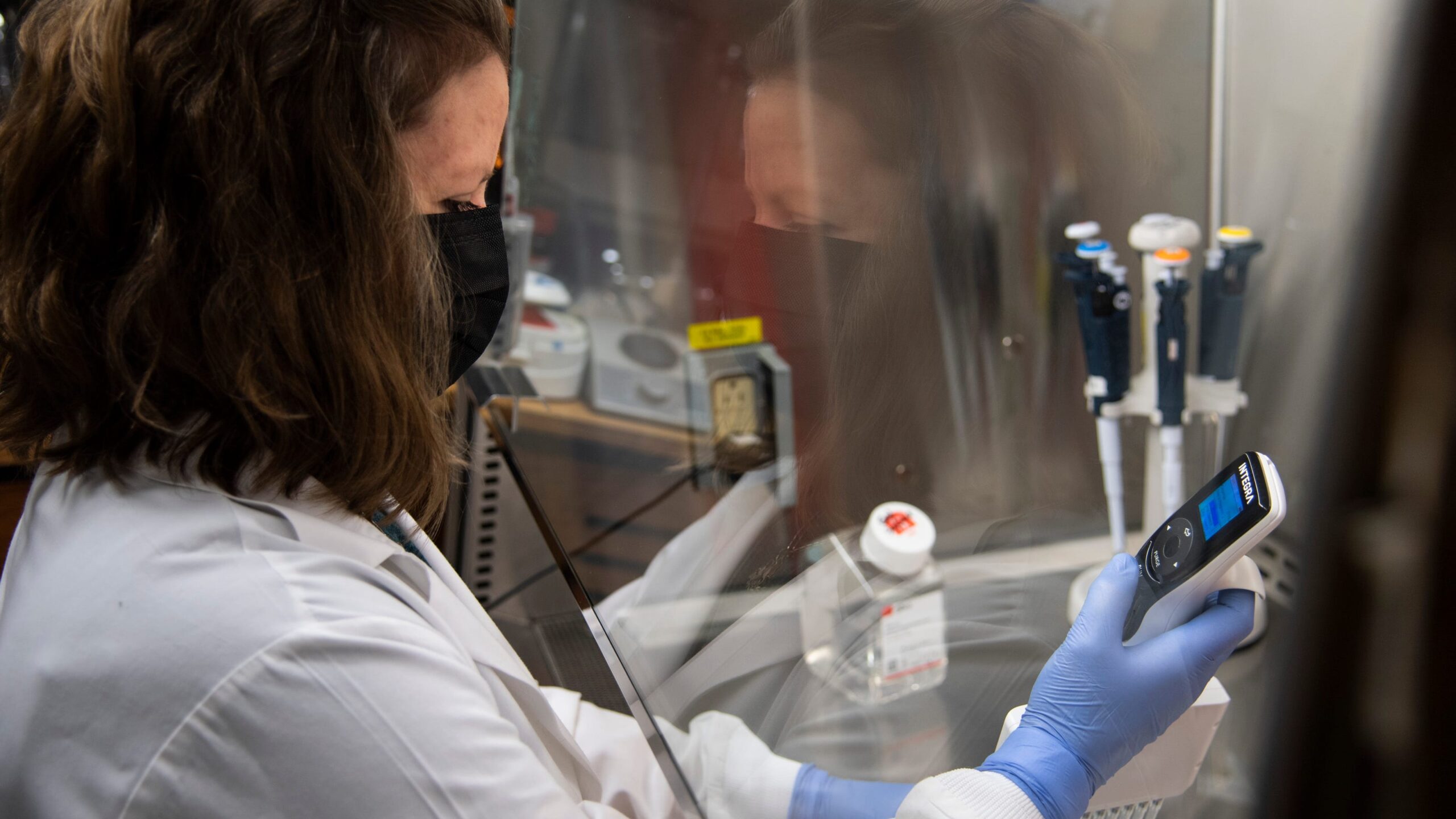 Inside the Vanderbilt lab researching a promising new
COVID-19 treatment 1