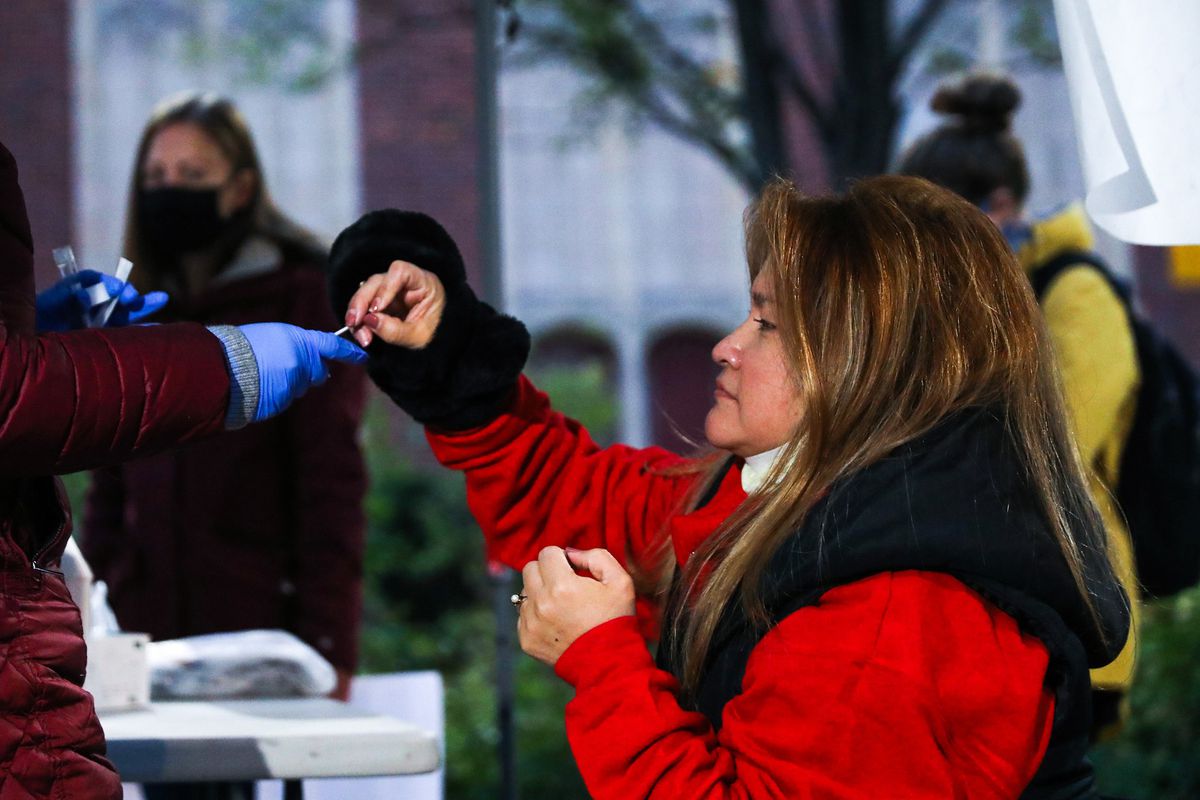 Coronavirus cases continue to increase in Illinois ahead of
one of year’s busiest travel weekends 1 Coronavirus cases continue to increase in Illinois ahead of
one of year’s busiest travel weekends 1