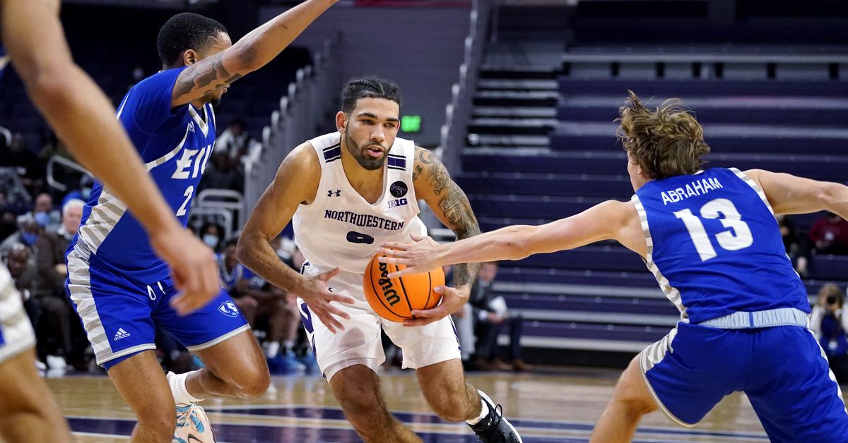 Northwestern throttles Eastern Illinois in opener 1 Northwestern throttles Eastern Illinois in opener 1
