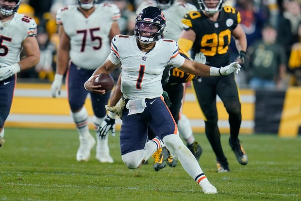 Week 10 NFL Picks: Patriots host Browns looking to extend
win streak to four 1