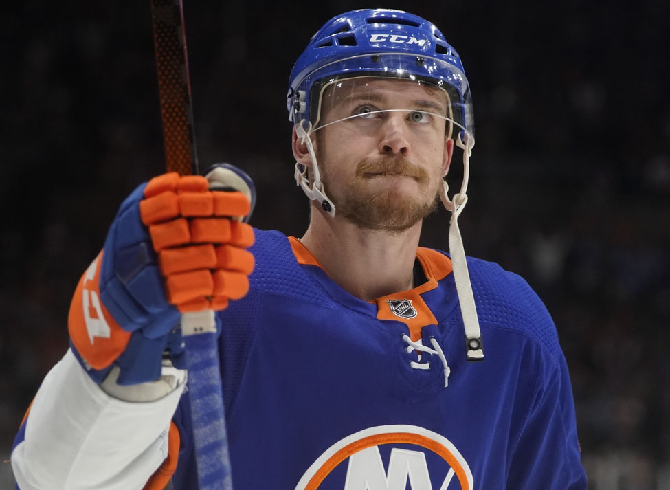 Islanders add three more players to COVID-19 list 1