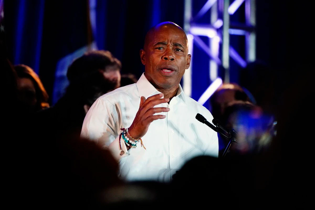 Mayor-elect Adams vows to rehire plainclothes cops despite
BLM leader’s ‘riot’ threat: ‘That was grandstanding’ 1 Mayor-elect Adams vows to rehire plainclothes cops despite
BLM leader’s ‘riot’ threat: ‘That was grandstanding’ 1