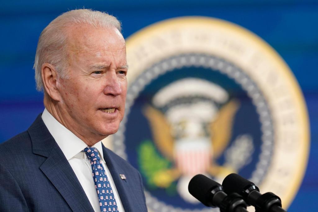 Biden pushes shots, not more restrictions as COVID-19
variant spreads 1