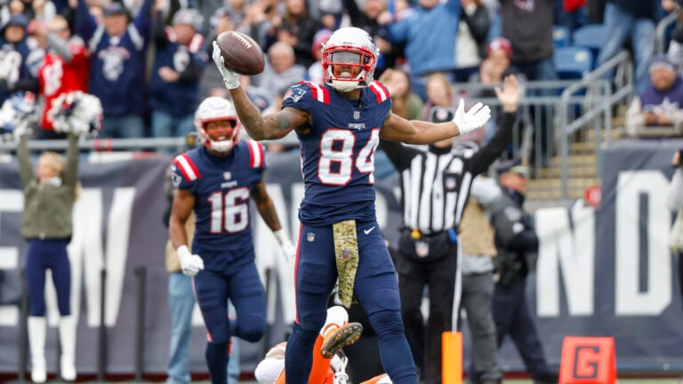 2 Patriots players viewed among most underrated players at
their positions by NFL expert 1