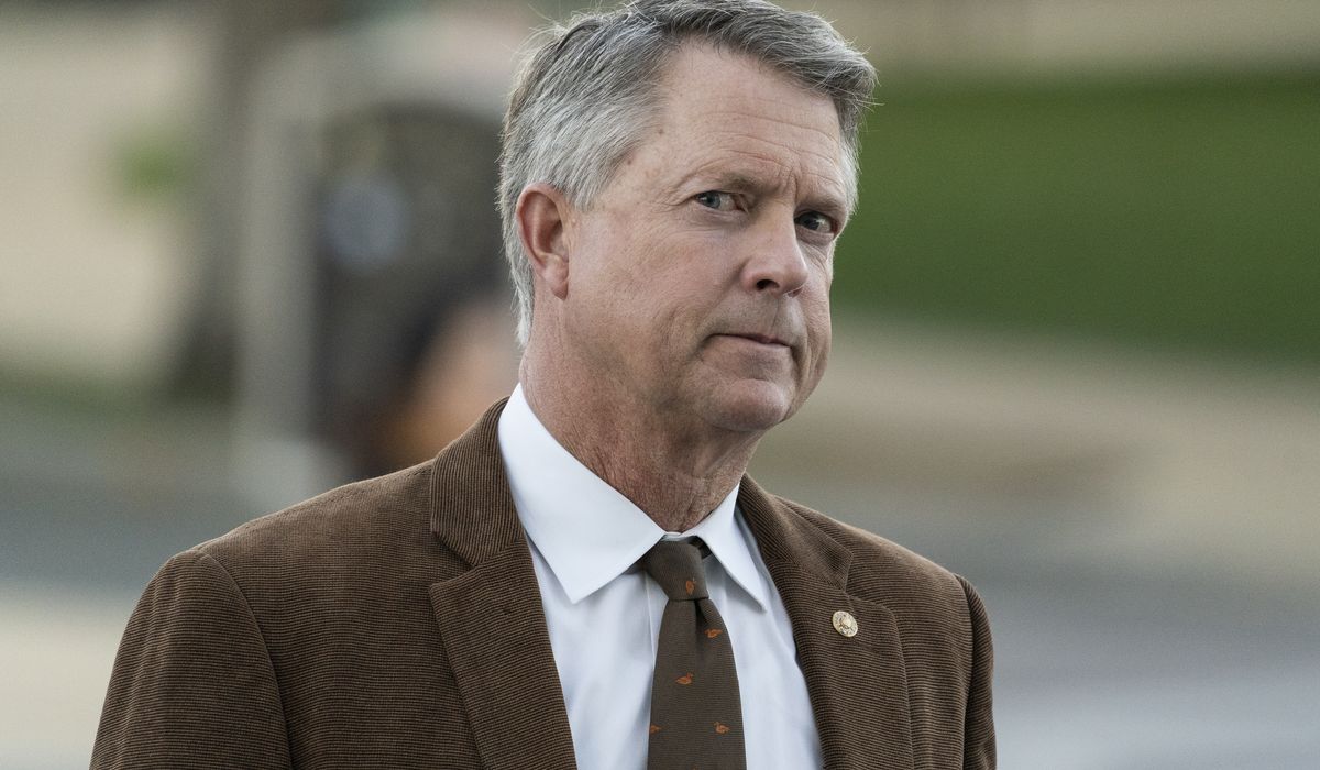 Bipartisan Senate group backs '9/11-style' commission on
COVID-19 response 1