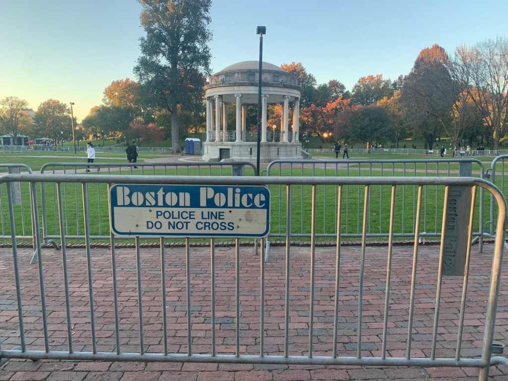2 arrested after anti-mandate protesters clash with opposing
group in Boston 1
