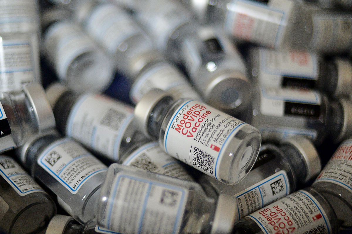 Maryland man pleads guilty to starting scam website that
offered to sell COVID-19 vaccine for $30 1 Maryland man pleads guilty to starting scam website that
offered to sell COVID-19 vaccine for $30 1
