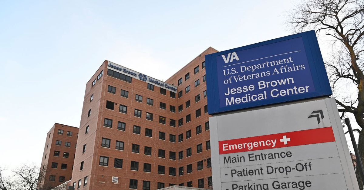 After 18 VA patients contract COVID in hospital and 1 dies,
top doc rips staff for coming to work sick, not masking 1