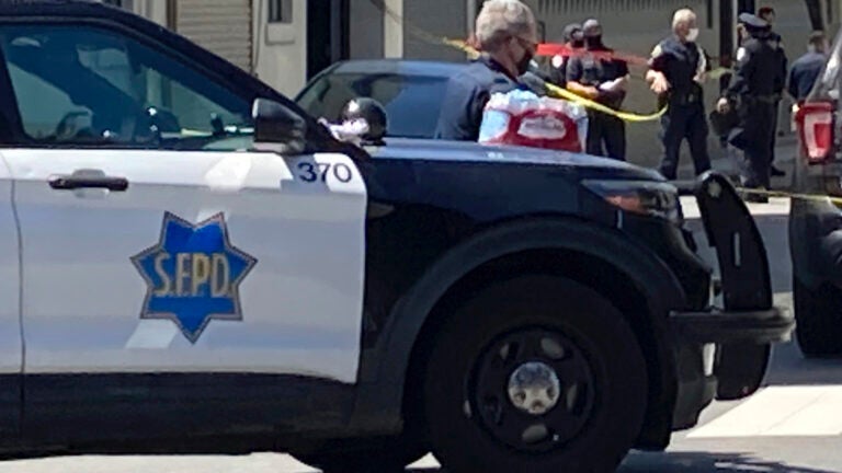 San Francisco police officer dies of covid while on leave
for failing to meet vaccination requirement 1