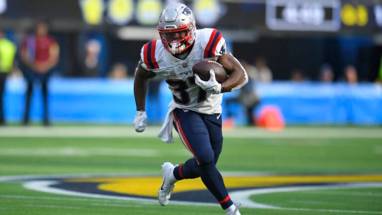 Patriots vs. Panthers live blog: New England goes for three
straight wins 1