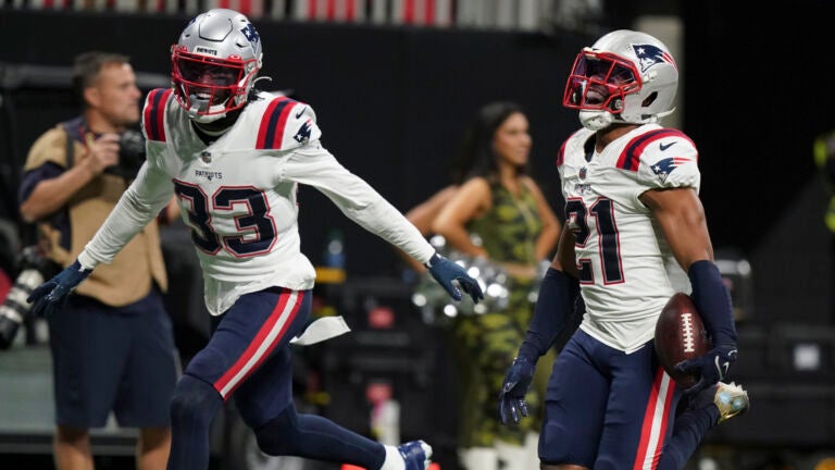 Patriots stifle Falcons 25-0 for 5th straight
victory 1