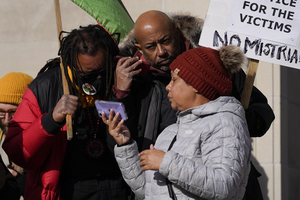 Protesters gather in Chicago after Rittenhouse
verdict 1