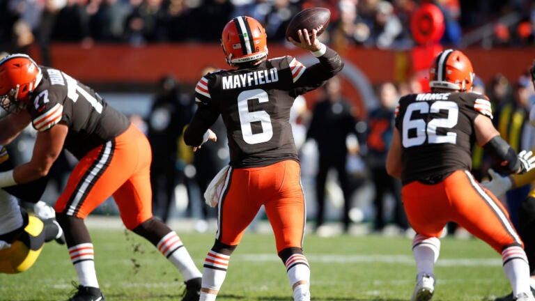 What NFL experts are predicting for Sunday’s Patriots-Browns
game 1