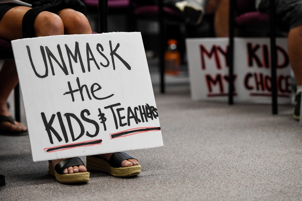 Judge extends temporary restraining order barring
enforcement of Douglas Co. mask opt-out 1
