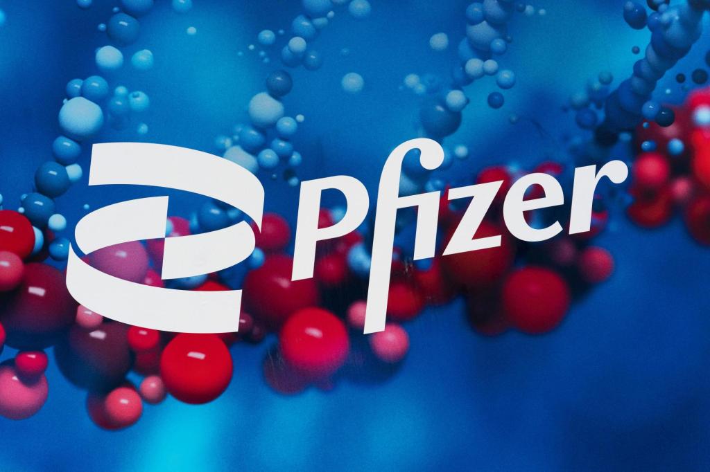 Pfizer says COVID-19 pill cut hospital, death risk by
90% 1