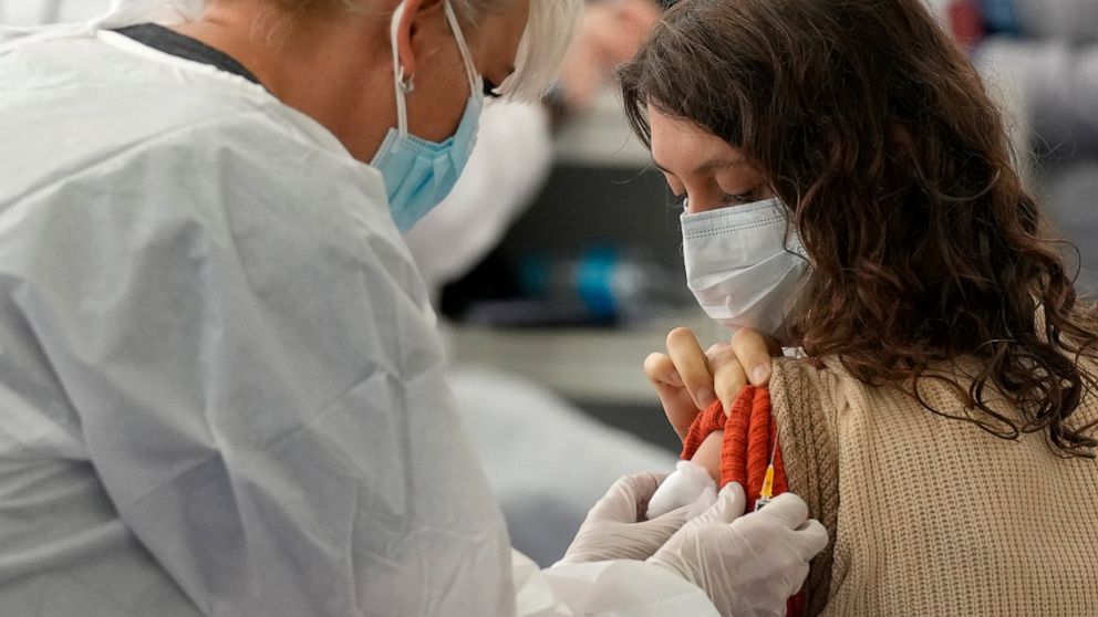 EU considers booster doses of J&J's COVID-19
vaccine 1