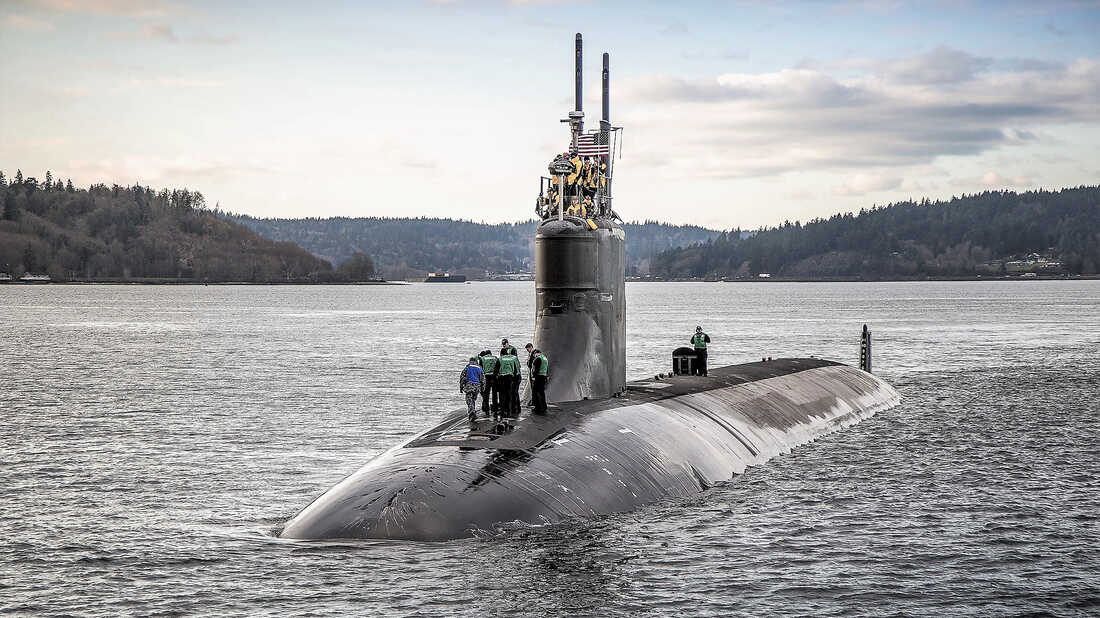 Top officers of a Navy nuclear sub have lost their jobs over
an undersea collision 1
