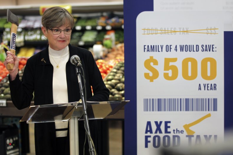 Amid Cash Surplus, Kansas Gov. Open to Cutting Tax on
Groceries to Save Consumers $450M 1