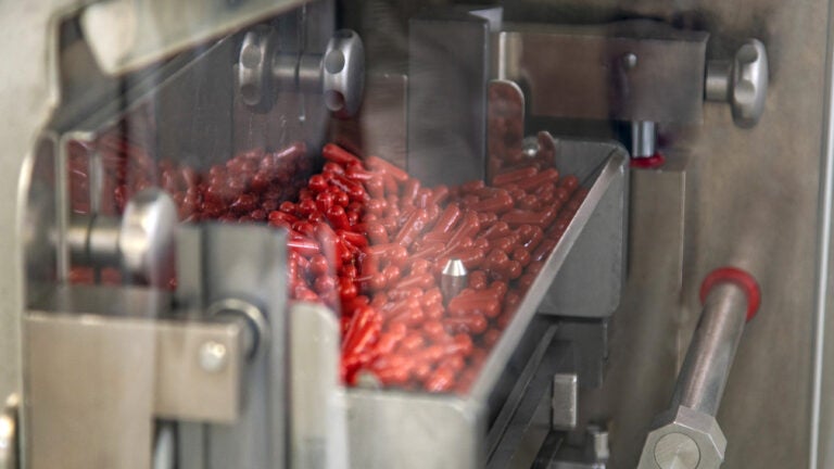 Antiviral pills from Pfizer, Merck, show promise against
worst covid-19 outcomes 1
