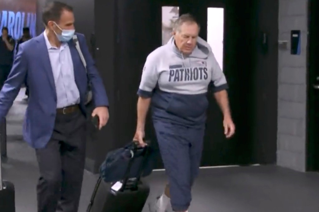 Bill Belichick’s outfit goes viral before Patriots
win 1