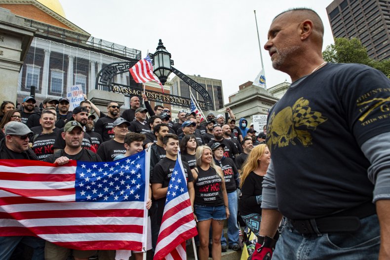 Fights Erupt at Boston Rally Against Masks, Vaccines as
Brass Band Joins Counter-Protestors 1