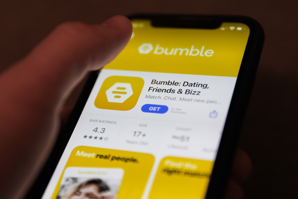 Bumble shares plunge 20% as COVID-19 hurts user
growth 1