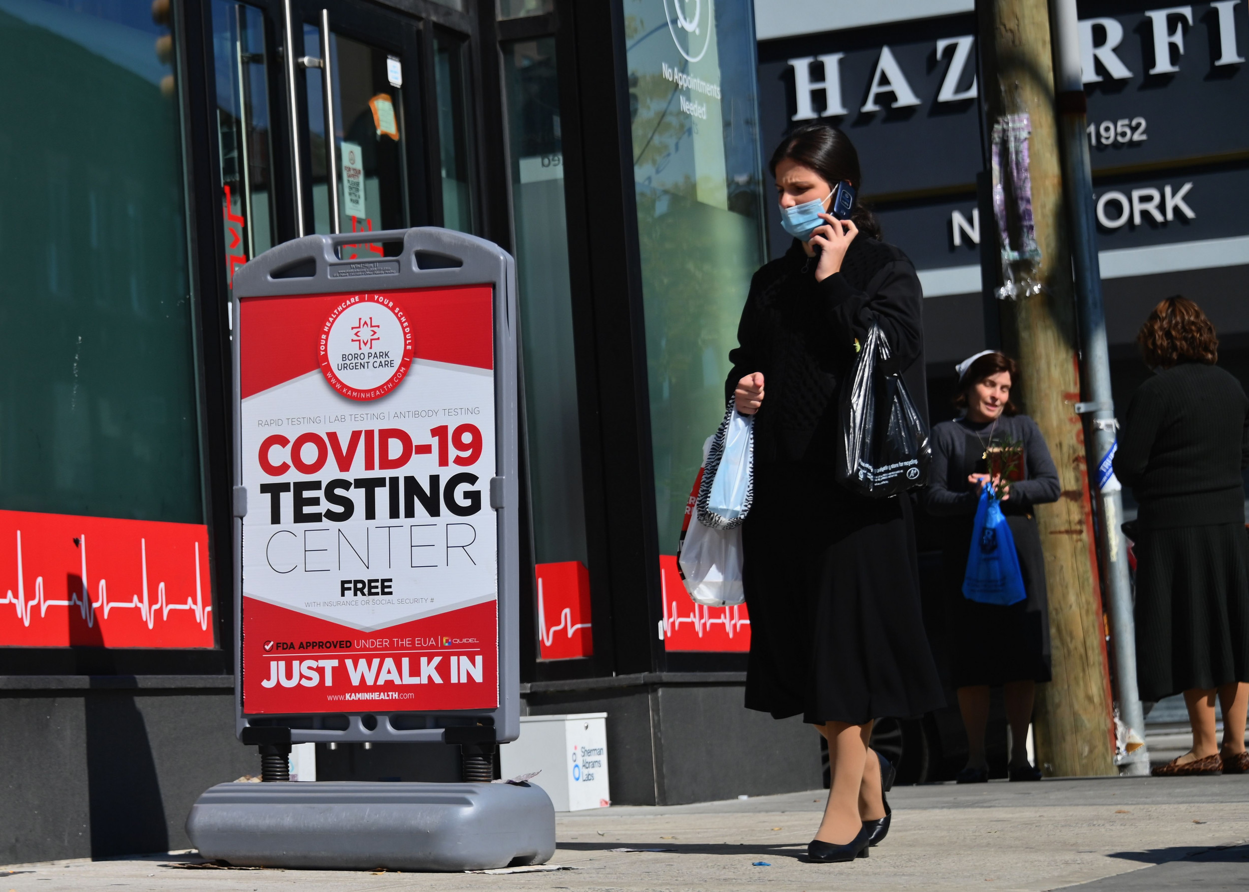 Covid-19 Live Updates: Cases Surge in Upper Midwest, Vaccine
Mandate Row Flares up at Google 1
