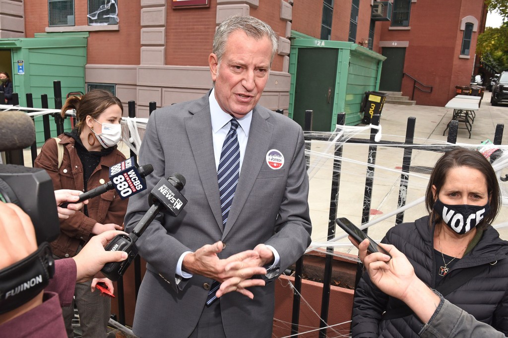 De Blasio strikes deal with NYC unions over COVID-19 vaccine
mandate 1