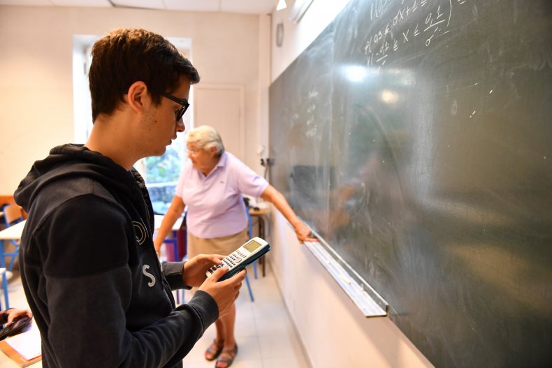 Ohio High School Students Must Pass Financial Literacy Class
to Graduate Under New Law 1