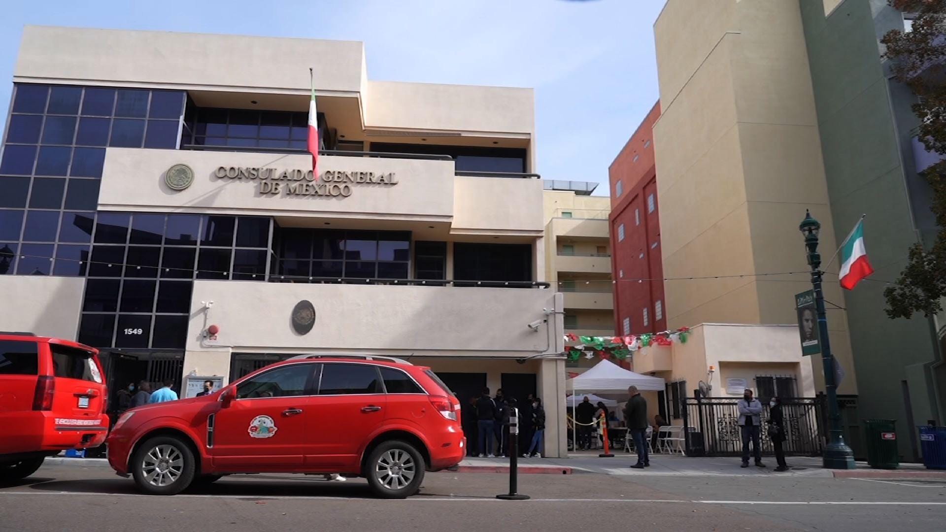 Mexican teens get COVID-19 vaccinations in San Diego 1 Mexican teens get COVID-19 vaccinations in San Diego 1