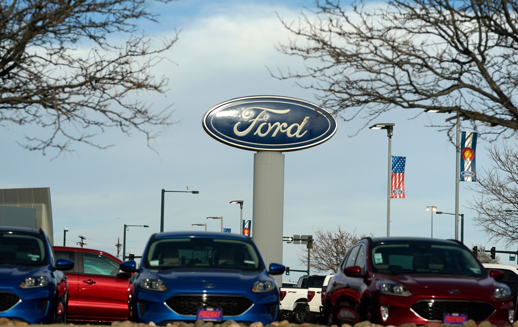 Ford becomes first US automaker to mandate COVID-19
vaccine 1
