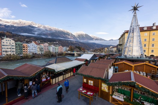 Austria goes back into lockdown, plans nationwide vaccine
mandate 1