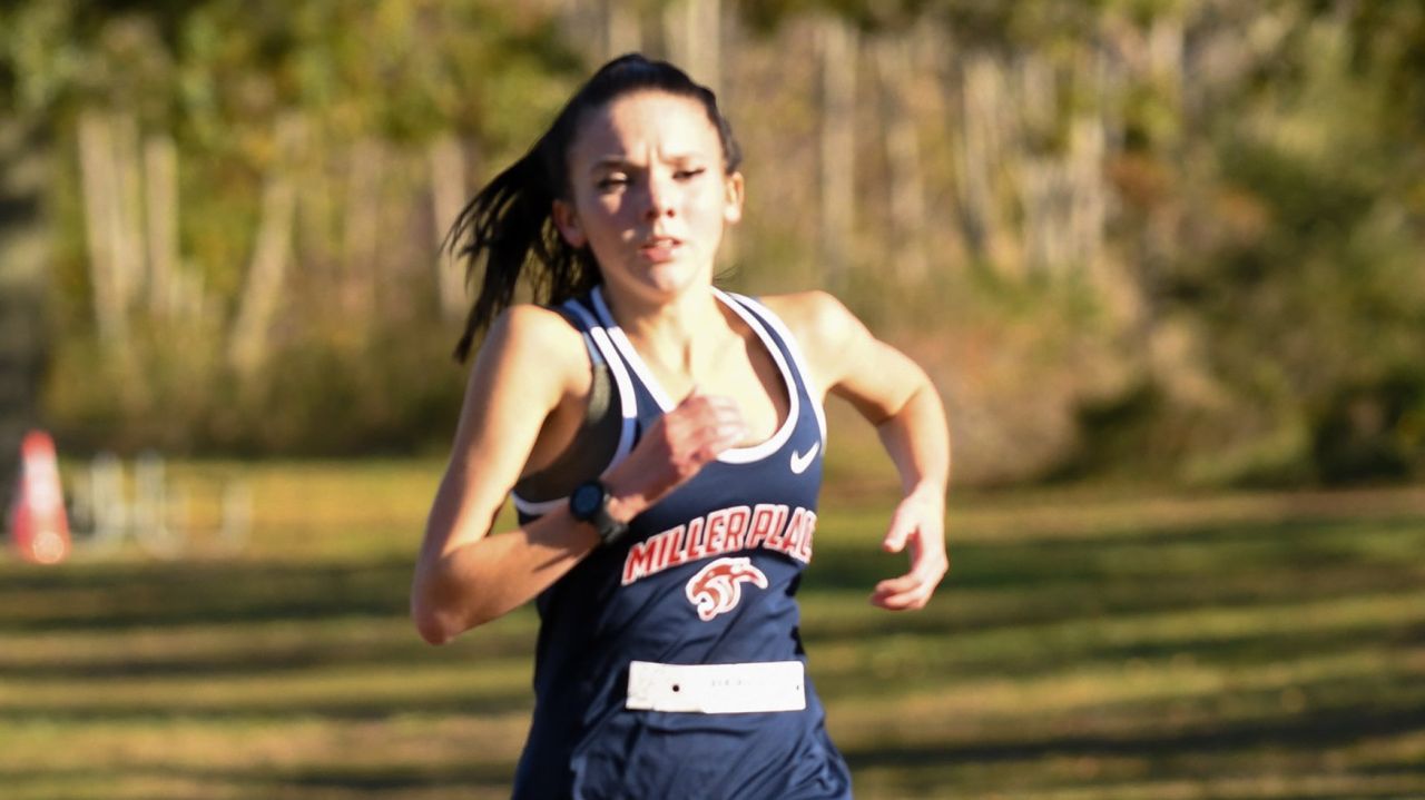 Miller Place's Sierra Gray wins Suffolk Class B girls cross
country state qualifier 1