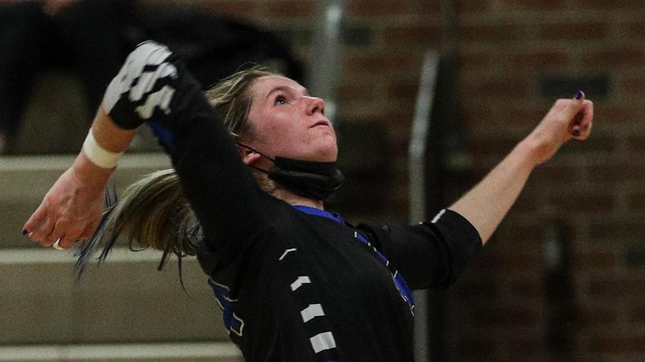 Shannon McGrath, Shayna Purow help Glenn girls
volleyball take care of business in Suffolk Class B final 1