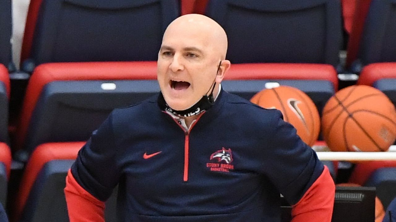 Stony Brook men's basketball loses season opener at George
Mason  1
