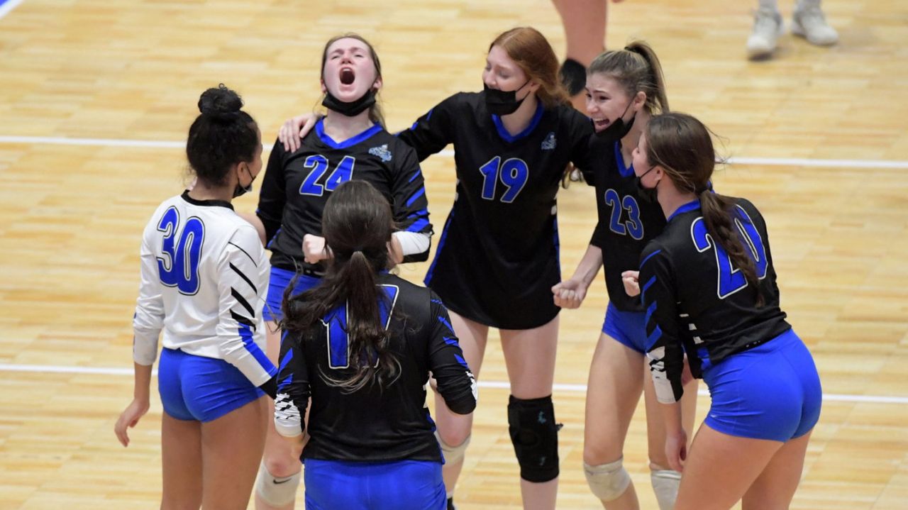 Glenn goes 5-1 in pool play, advances to Class B girls
volleyball state final 1