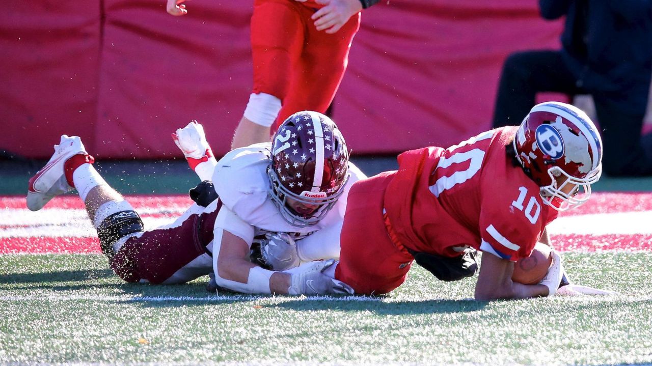 Jack Cascadden overcomes knee injury to play big role in
Garden City's Long Island Class II title 1