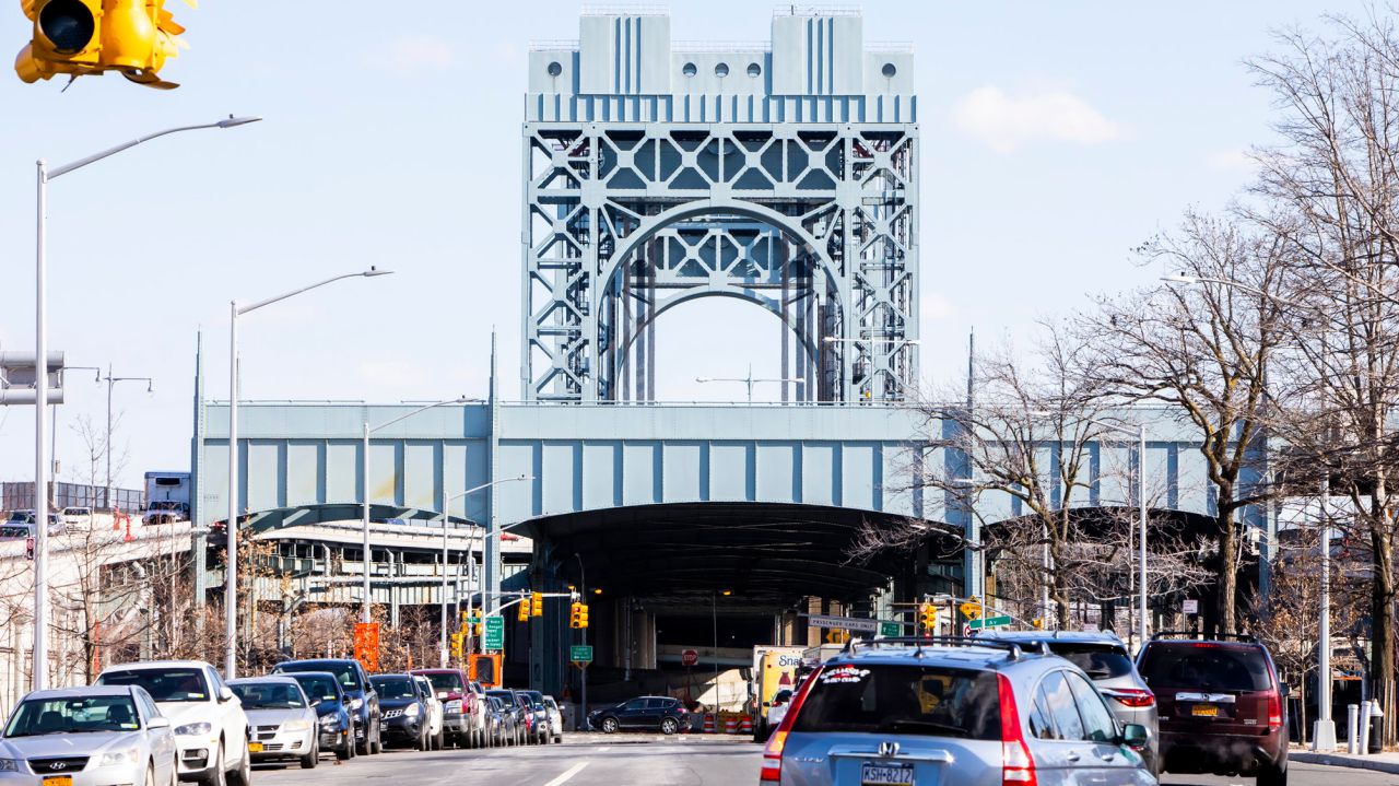 NYS trooper, MTA officer injured in incident on RFK Bridge,
officials say 1