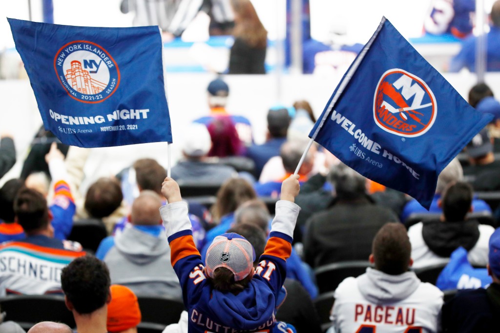 Opening night at Islanders’ new arena was for those who made
it happen 1