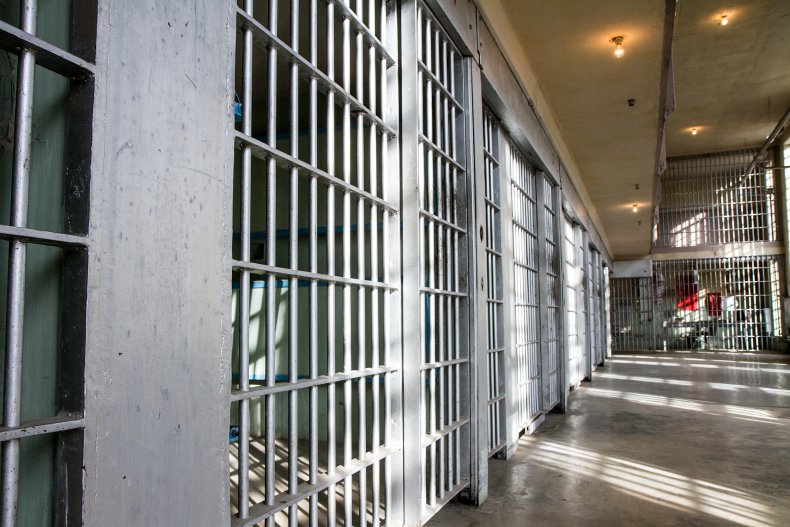 NYC Corrections Officers to Work 12-Hour Shifts as 24
Percent Unvaccinated Before Deadline 1