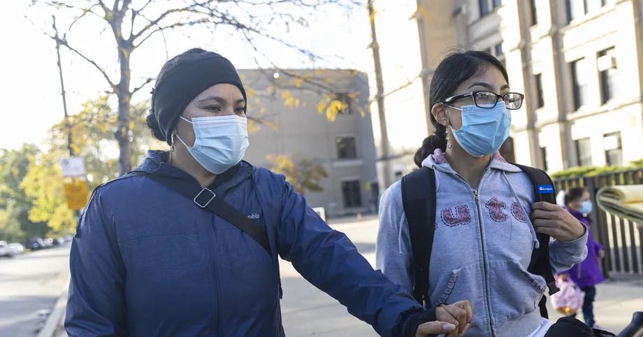 It’s déjà vu all over again with complaints about dirty
Chicago schools 1