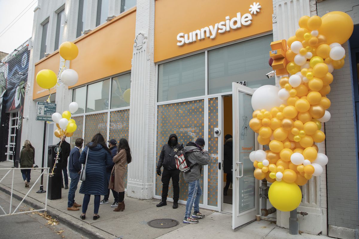 New 10,000-square-foot pot dispensary opens within 400 feet
of Wrigley Field 1