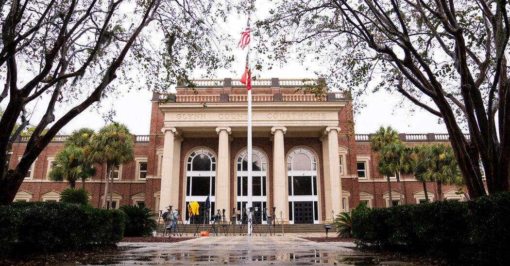 In Trial Opening, Two Starkly Different Views of Ahmaud
Arbery’s Death 1