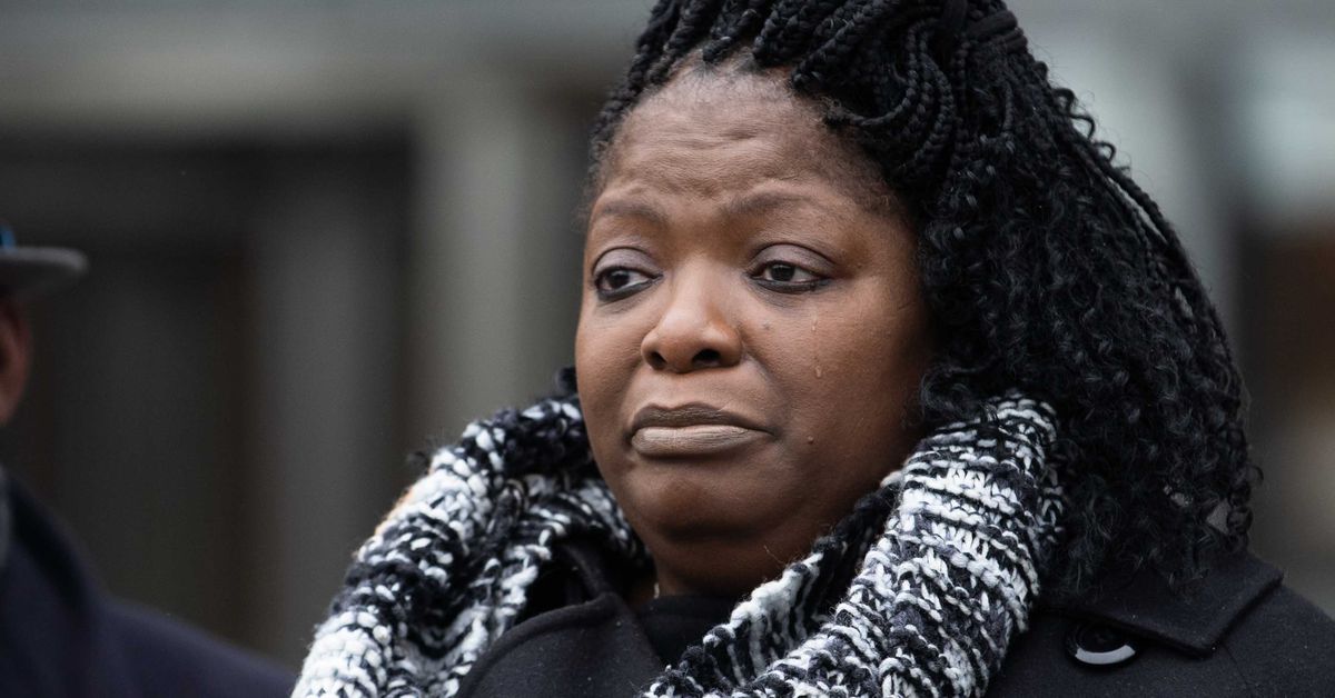 CPD sergeant should be fire over botched Anjanette Young
raid, top cop says; other officers also face discipline 1