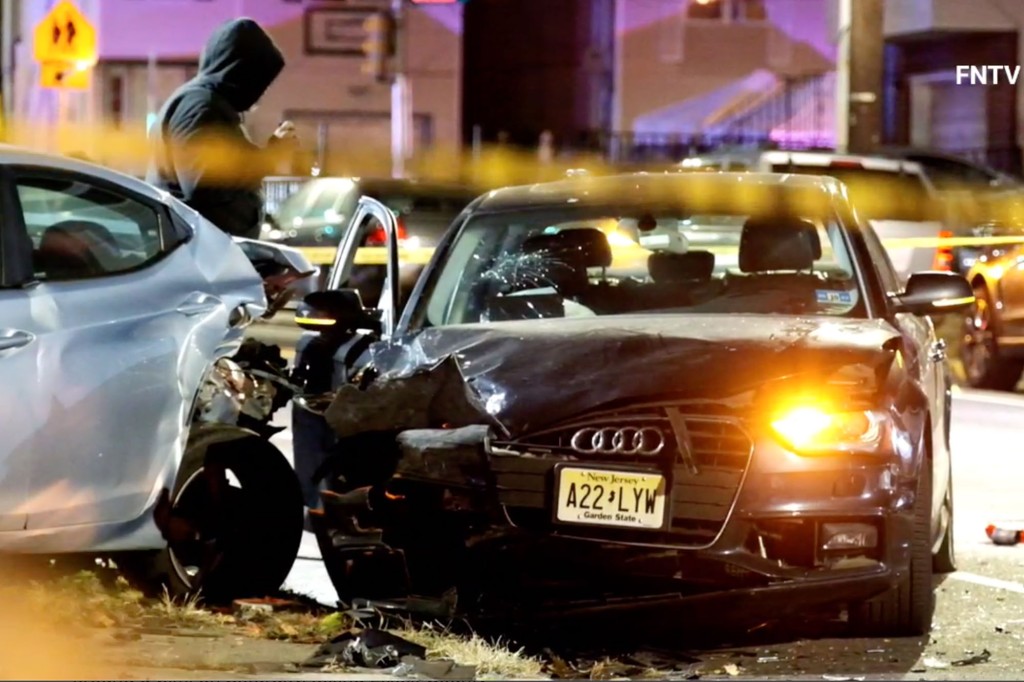 1 dead after gunmen open fire on car in Newark with
teenagers inside 1