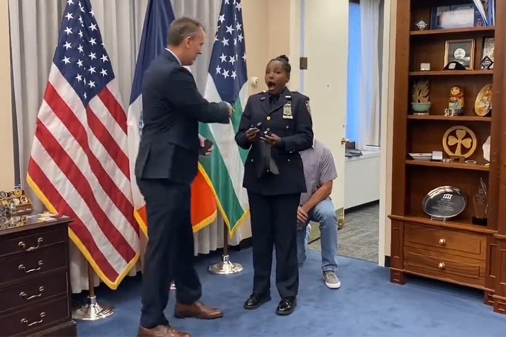 NYPD Commissioner Dermot Shea aids in officer’s romantic
proposal ruse 1