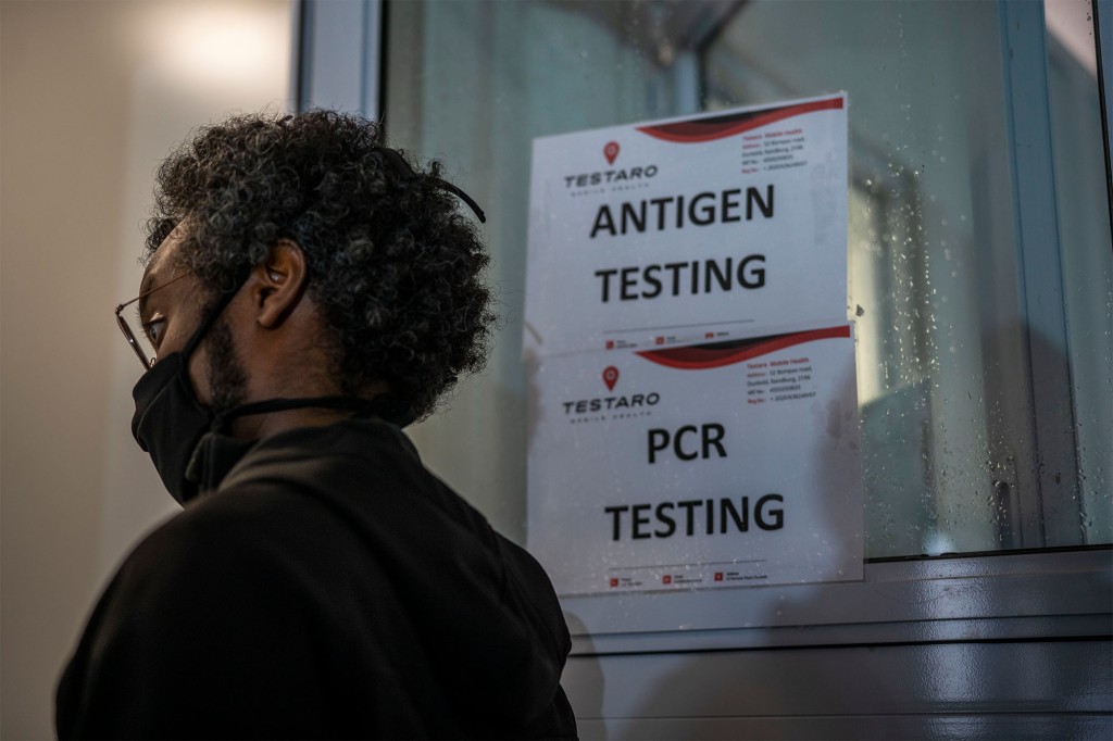 Two cases of COVID-19 Omicron variant reported in
Canada 1